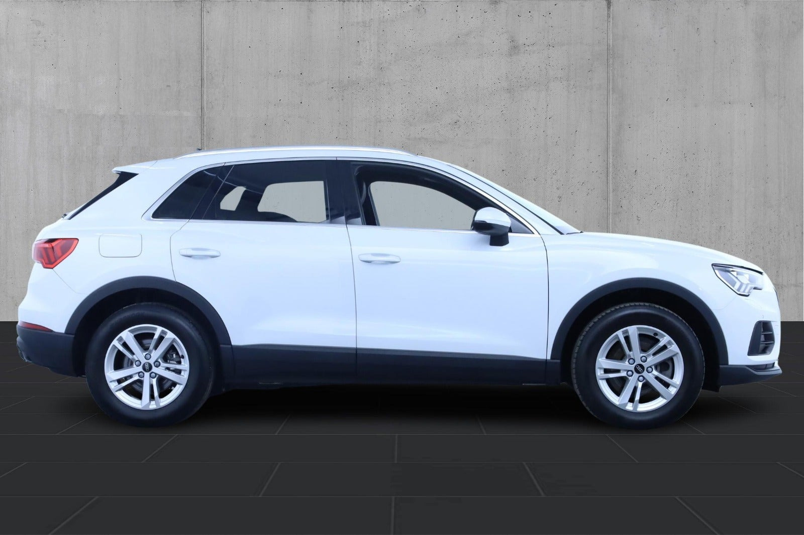 Hvid Audi Q3 fra 2022