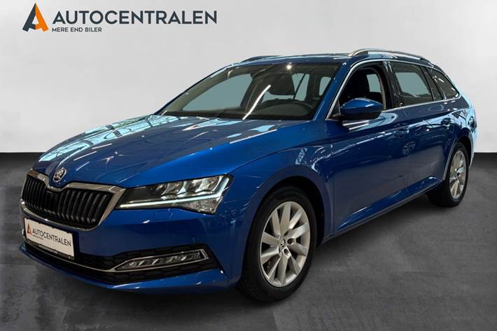 Blå Skoda Superb fra 2020
