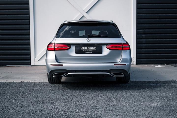 Sølv Mercedes E220 d fra 2019