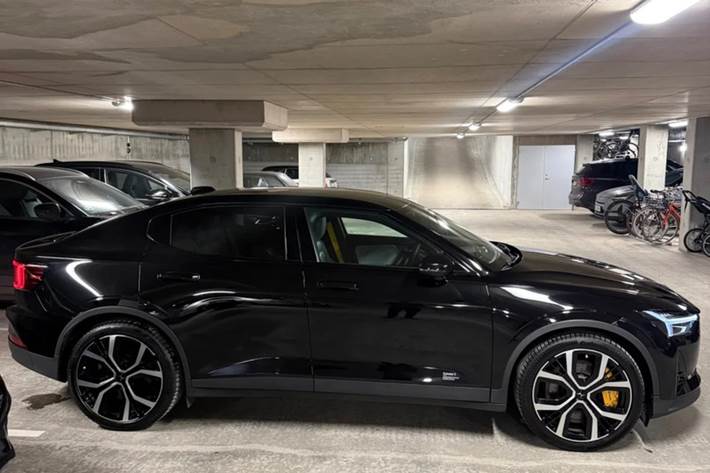 Sort Polestar 2 fra 2023