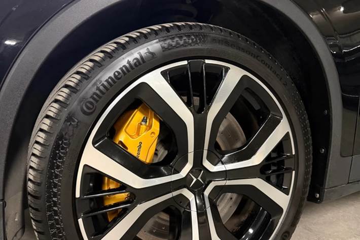 Sort Polestar 2 fra 2023