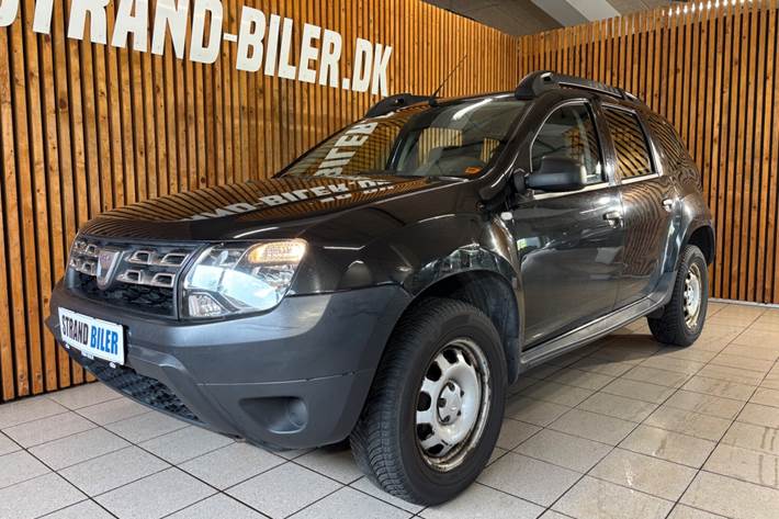Sort Dacia Duster fra 2015