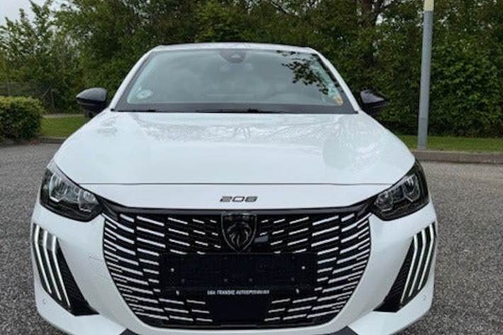 Hvid Peugeot 208 fra 2024