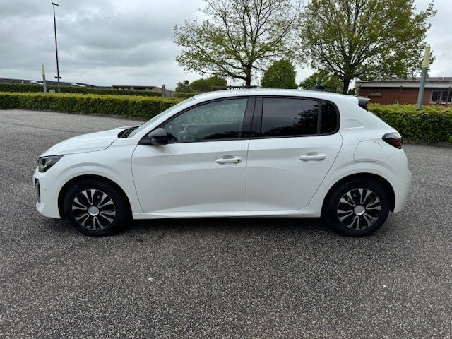 Hvid Peugeot 208 fra 2024