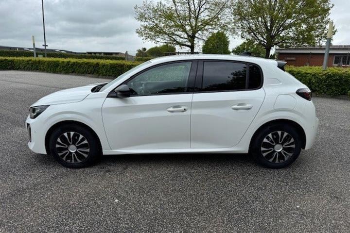 Hvid Peugeot 208 fra 2024