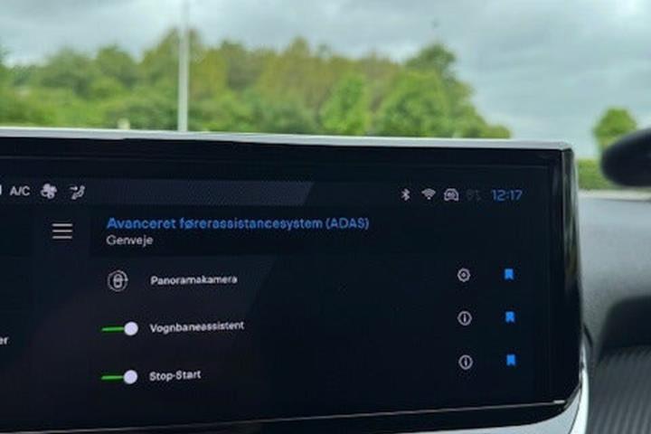 Hvid Peugeot 208 fra 2024