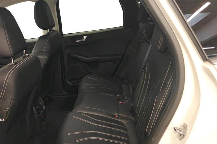 Hvid Ford Kuga fra 2021