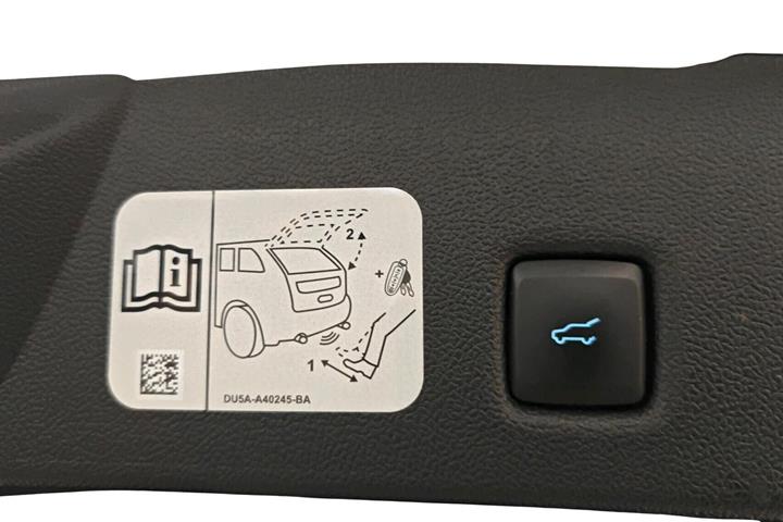 Hvid Ford Kuga fra 2021