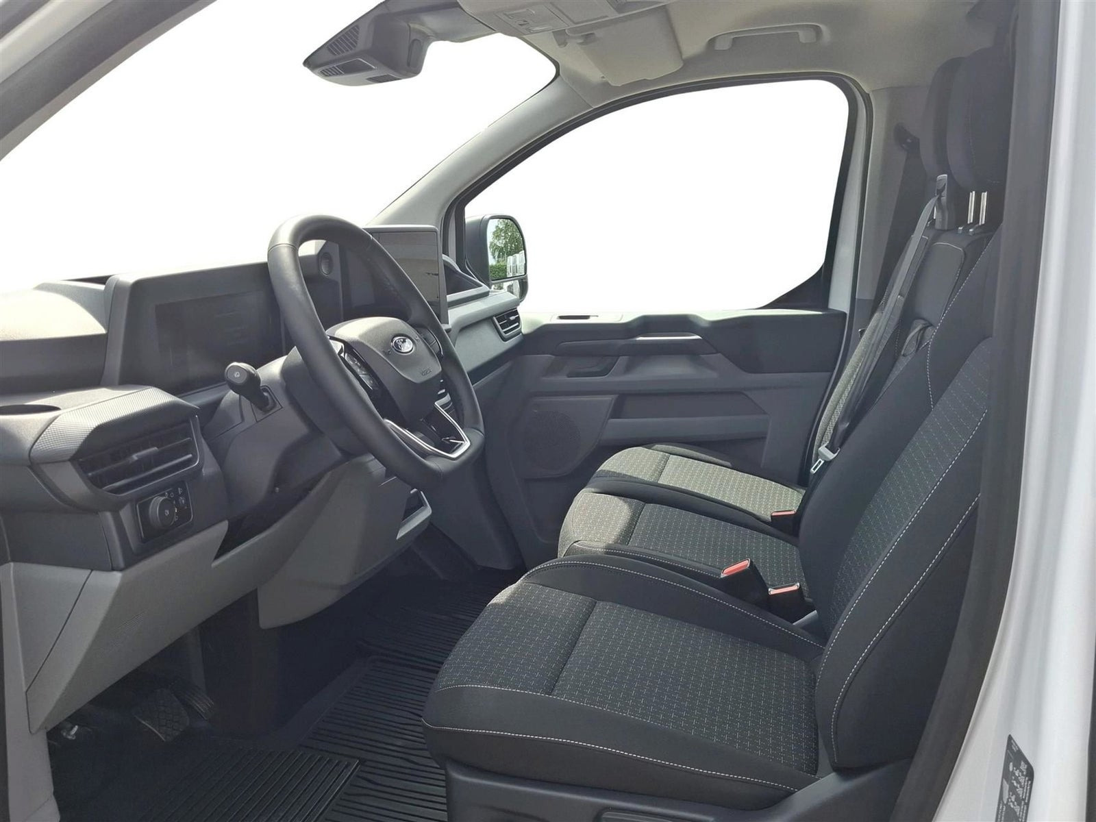 Hvid Ford Transit Custom 300 L2 fra 2024