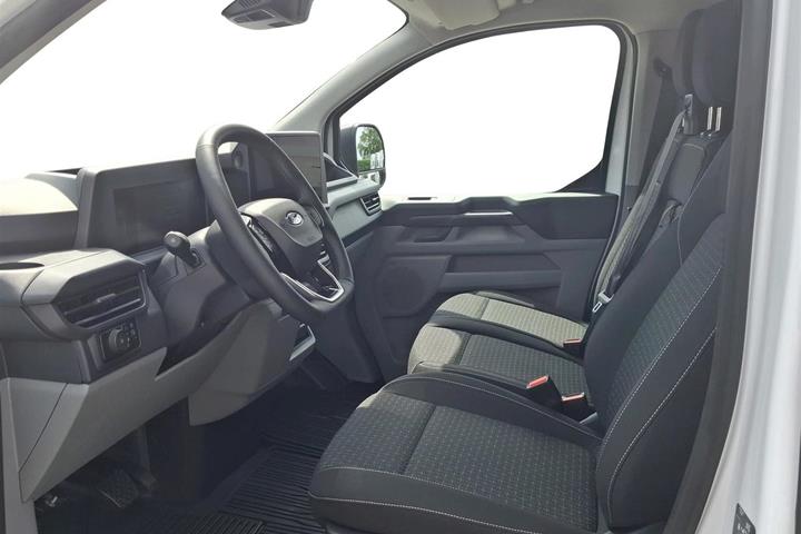 Hvid Ford Transit Custom 300 L2 fra 2024
