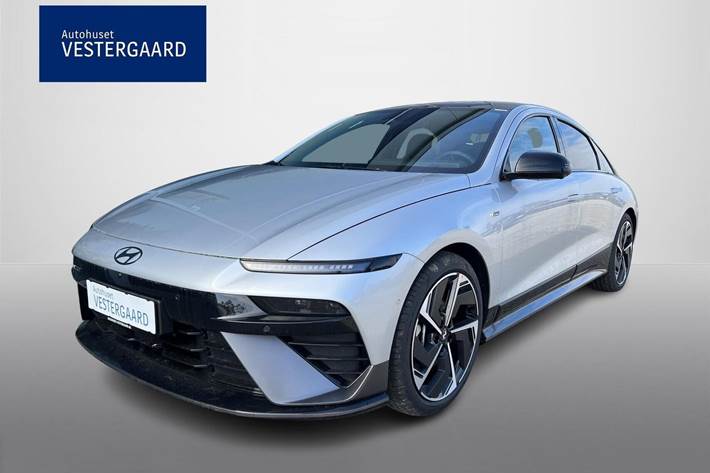 Sølv Hyundai Ioniq 6 fra 2026 set udefra