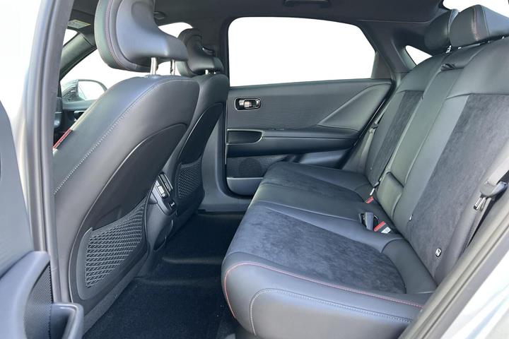 Sølv Hyundai Ioniq 6 fra 2026