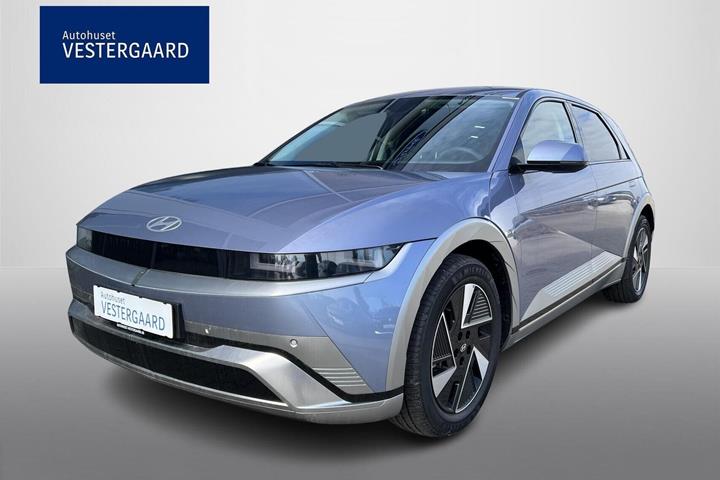 Blå Hyundai Ioniq 5 fra 2025 set udefra