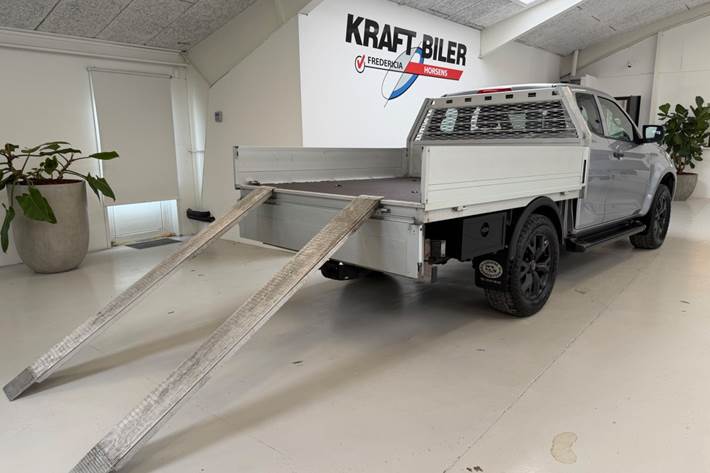 Sølv Isuzu D-Max fra 2024