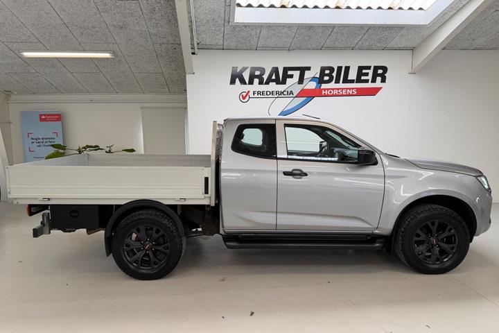 Sølv Isuzu D-Max fra 2024