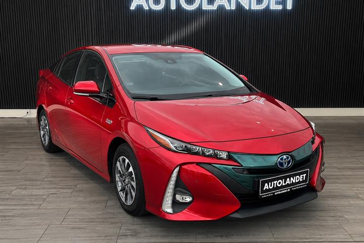 Rød Toyota Prius fra 2019 set udefra