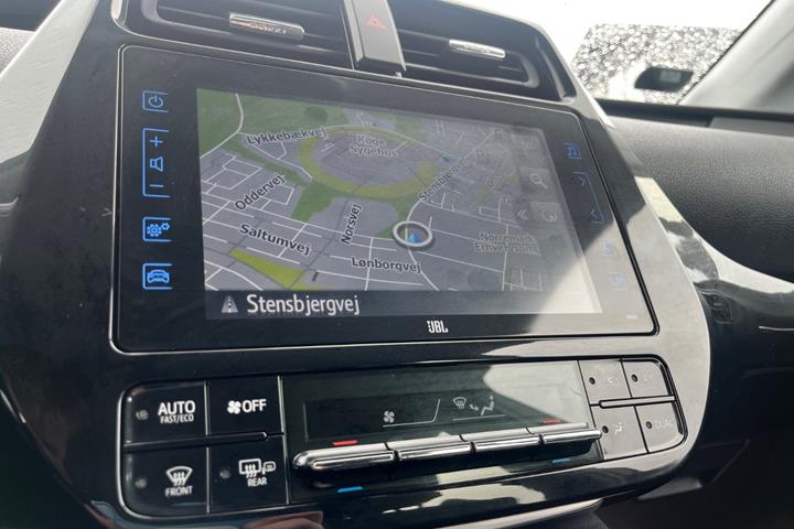 Rød Toyota Prius fra 2019