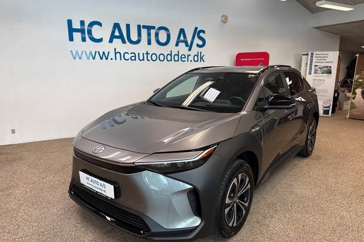 Grå Toyota BZ4X fra 2023
