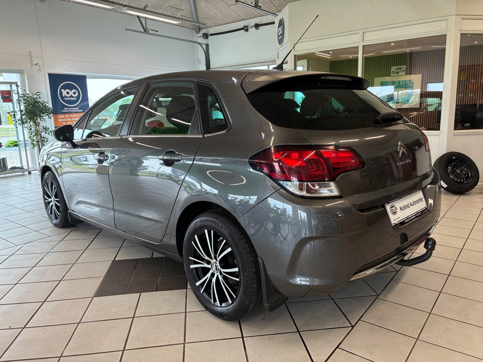 Grå Citroën C4 fra 2017