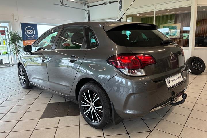 Grå Citroën C4 fra 2017