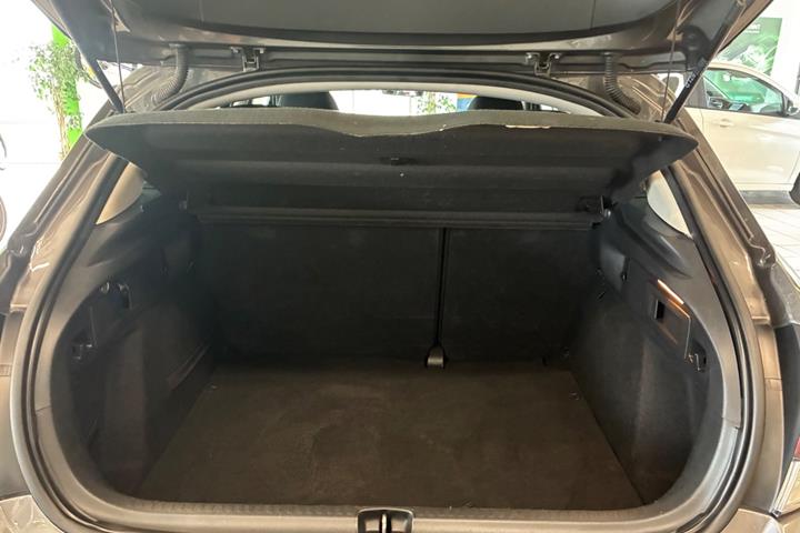 Grå Citroën C4 fra 2017