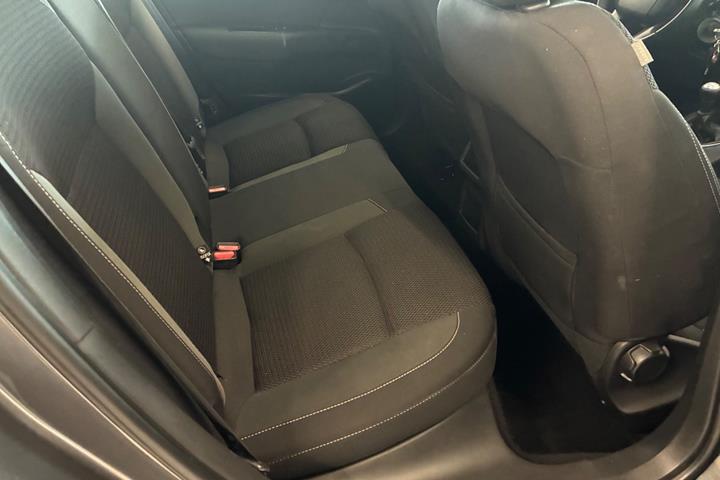 Grå Citroën C4 fra 2017
