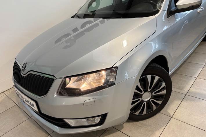Sølv Skoda Octavia fra 2015