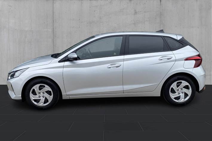 Sølv Hyundai i20 fra 2022