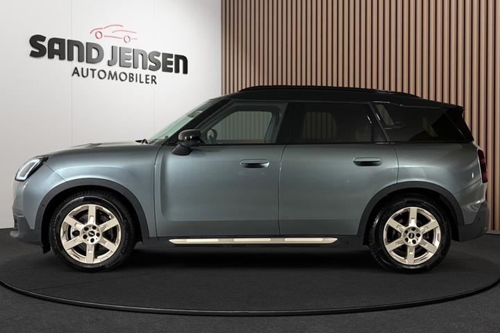 Grøn Mini Countryman SE fra 2025