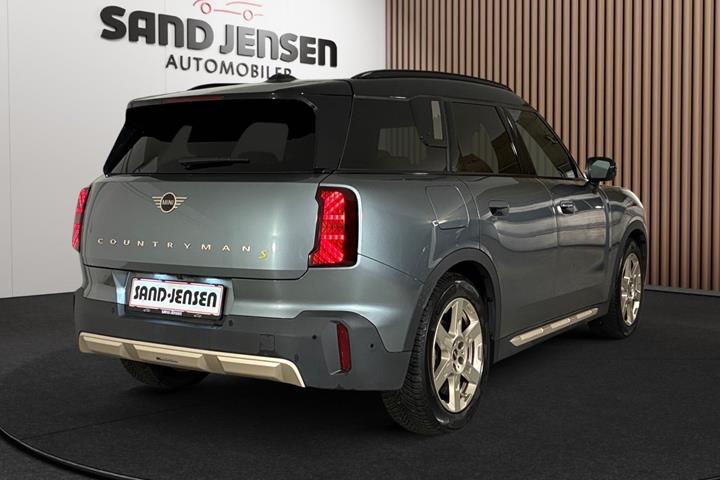 Grøn Mini Countryman SE fra 2025