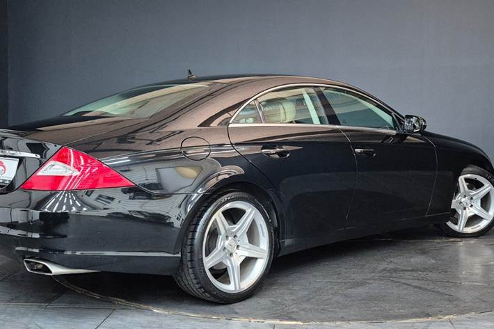 Sort Mercedes CLS350 fra 2008
