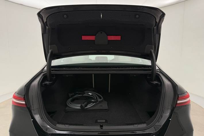 Sort BMW i5 fra 2023