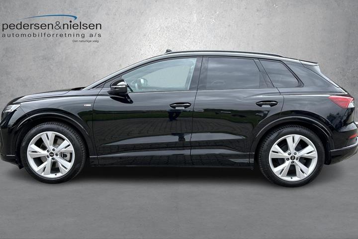 Sort Audi Q4 fra 2024