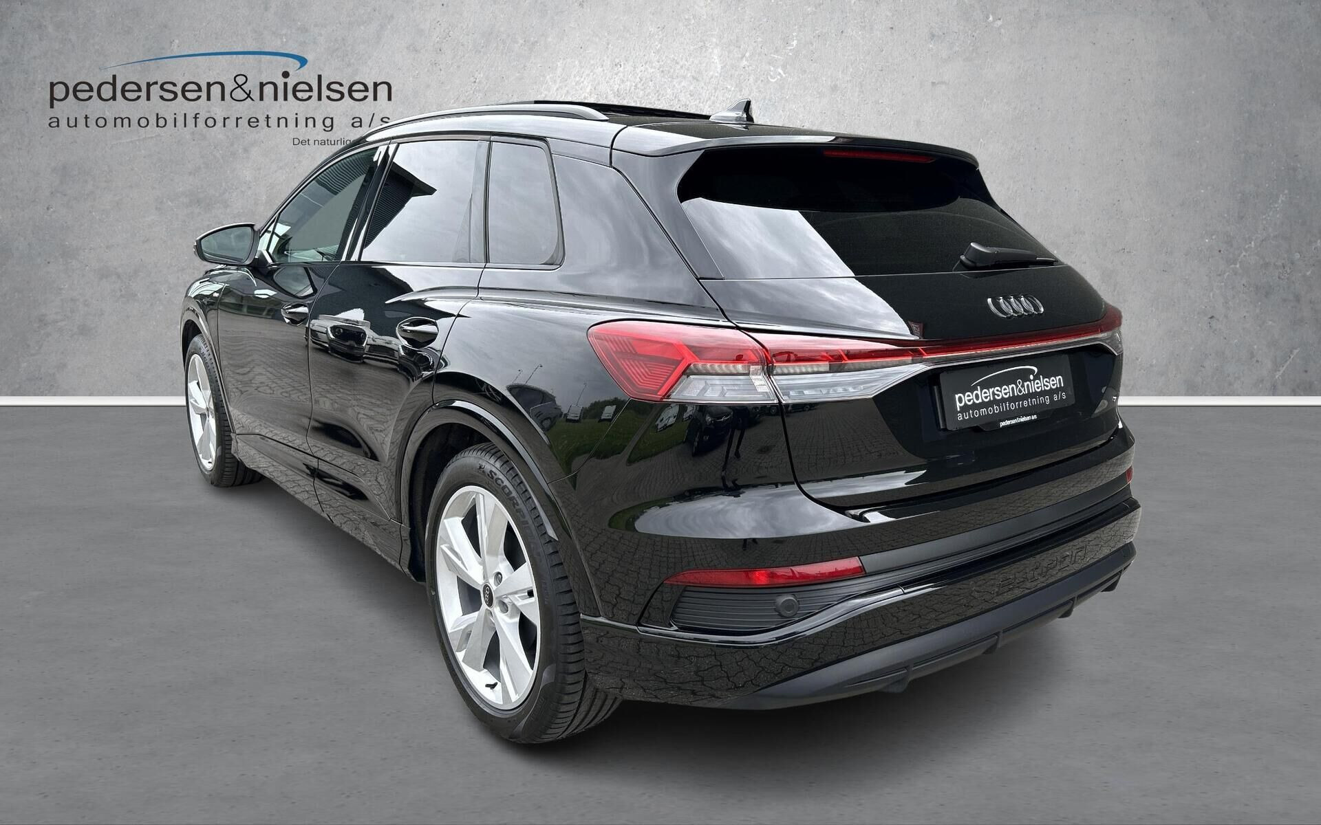 Sort Audi Q4 fra 2024