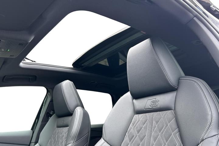 Sort Audi Q4 fra 2024