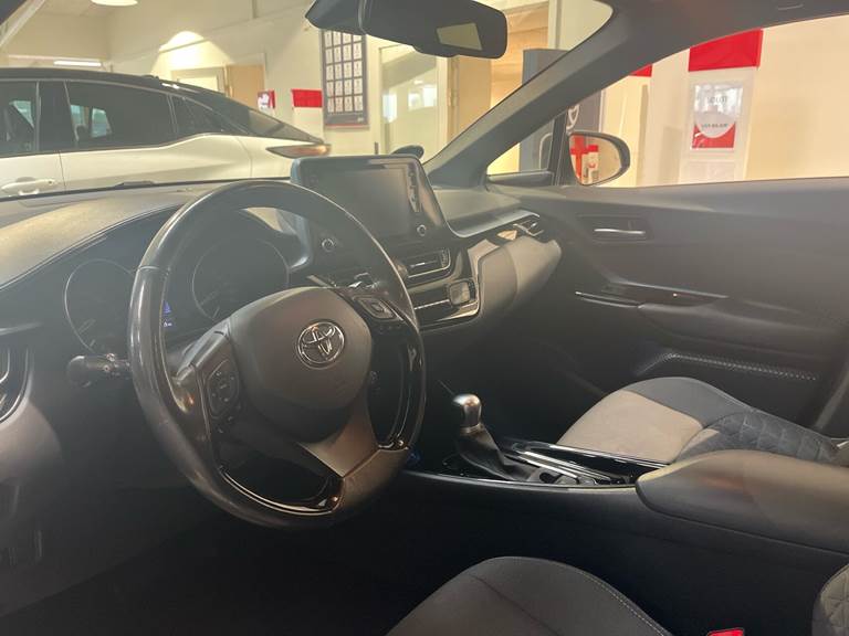 Toyota C-HR 1,8 Hybrid C-LUB Smart Multidrive S 122HK 5d Aut.