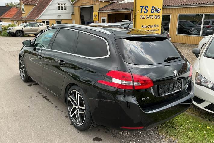Sort Peugeot 308 fra 2018