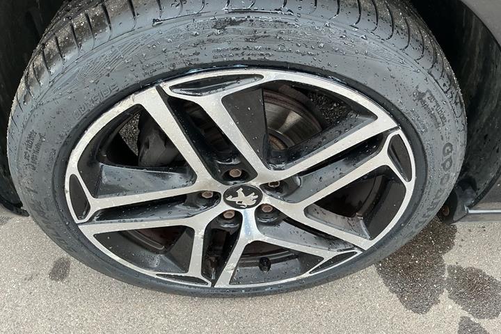 Sort Peugeot 308 fra 2018