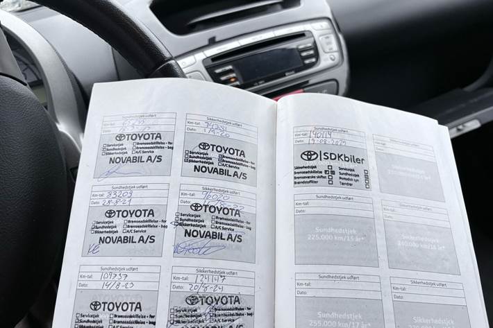 Sort Toyota Aygo fra 2012