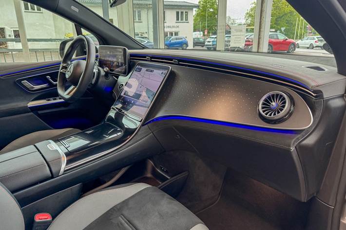 Brun Mercedes EQE 350 fra 2025