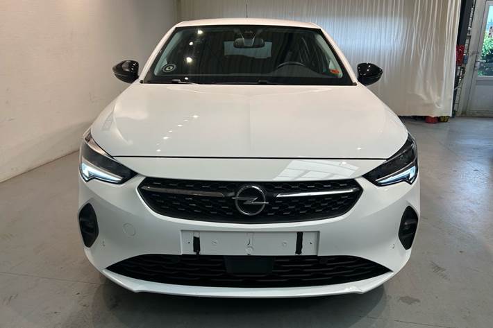 Hvid Opel Corsa fra 2021