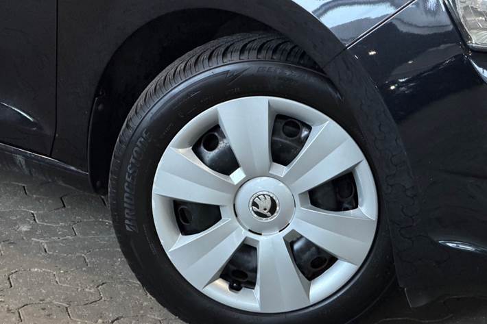 Sort Skoda Rapid fra 2017