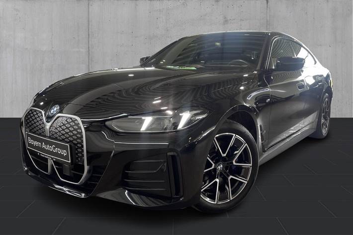 Sort BMW i4 fra 2025 set udefra