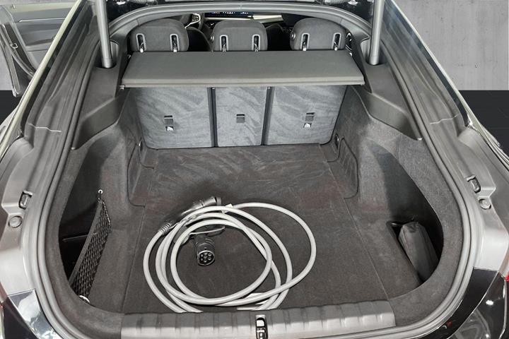 Sort BMW i4 fra 2025