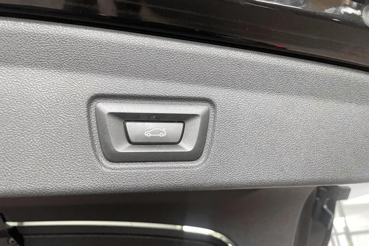 Sort BMW i4 fra 2025