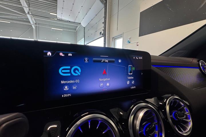 Sølv Mercedes EQA250+ fra 2025