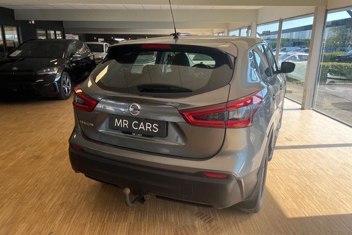 Grøn Nissan Qashqai fra 2017
