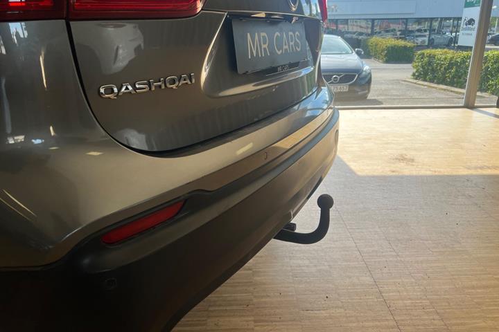 Grøn Nissan Qashqai fra 2017