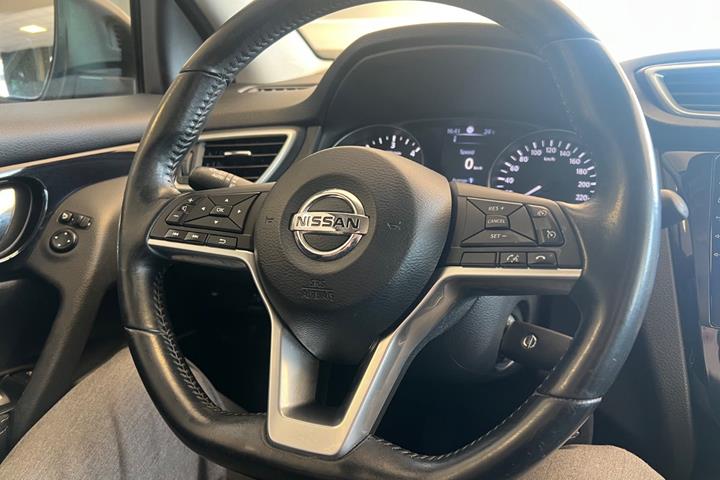 Grøn Nissan Qashqai fra 2017