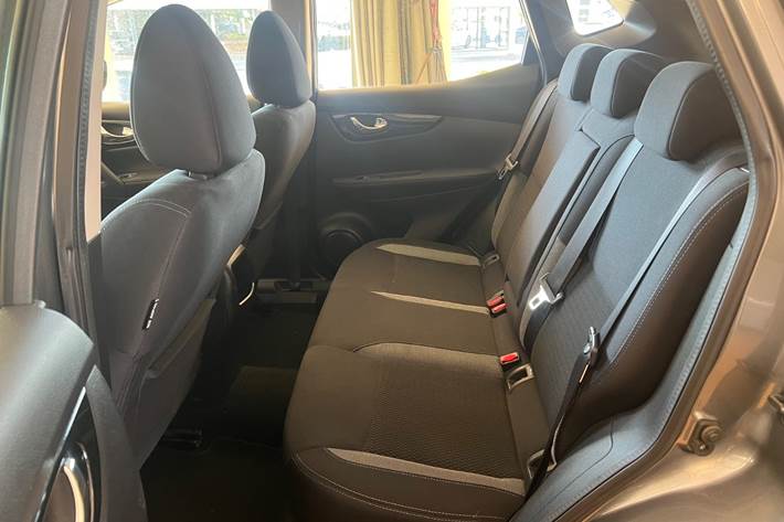 Grøn Nissan Qashqai fra 2017